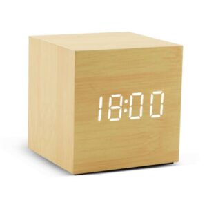 Drveni sat kocka Digitalni drveni sat