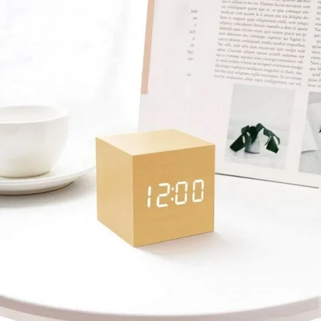 Digitalni drveni sat