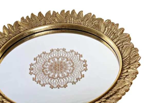 Zlatna Tacna sa postoljem